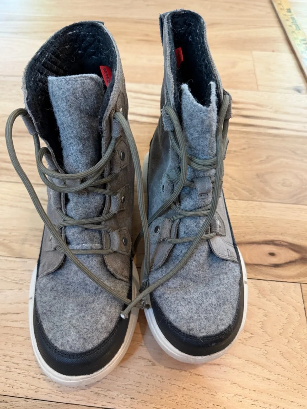 Sorel women’s snow boots size 6.5